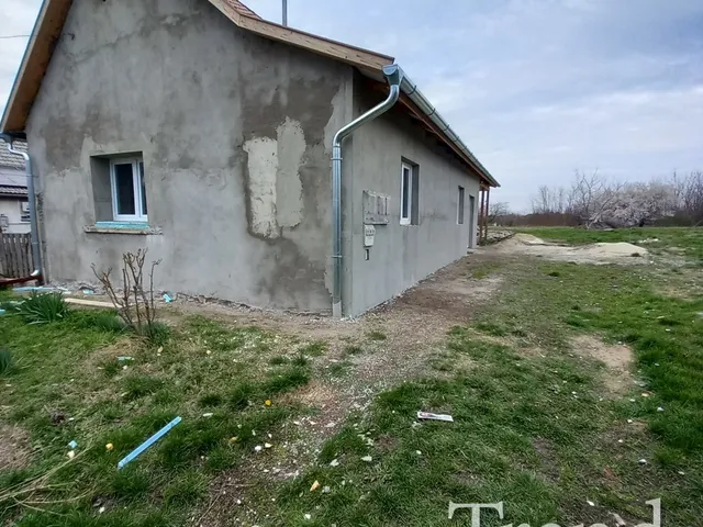 Eladó ház Perkáta 90 nm