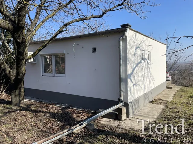 Eladó üdülő és hétvégi ház Kulcs 1000 nm