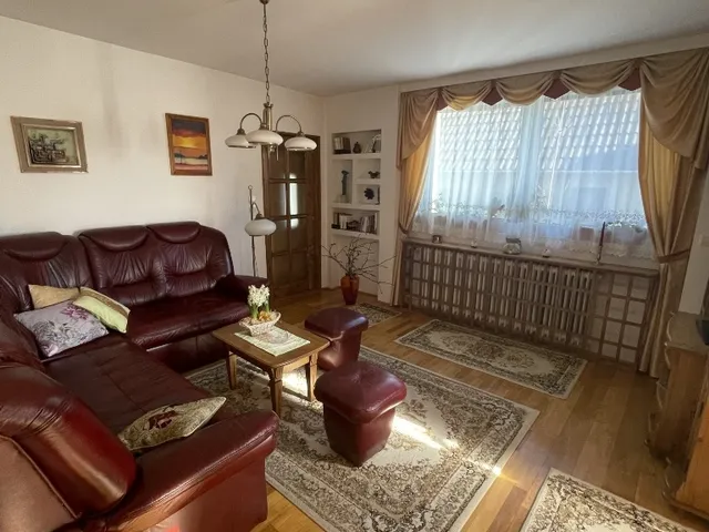 Eladó ház Dunaújváros, Újtelep 150 nm