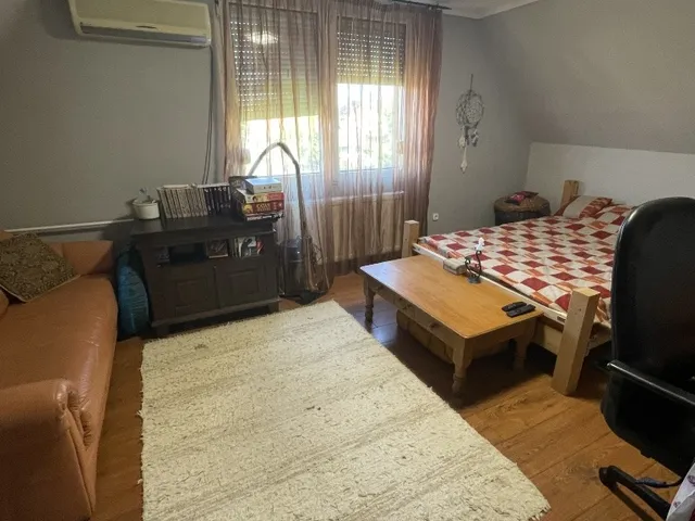 Eladó ház Nagyvenyim 140 nm