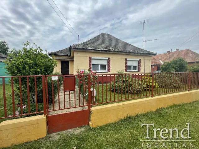 Eladó ház Baracs 70 nm
