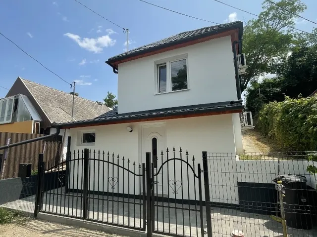 Eladó ház Kulcs 57 nm