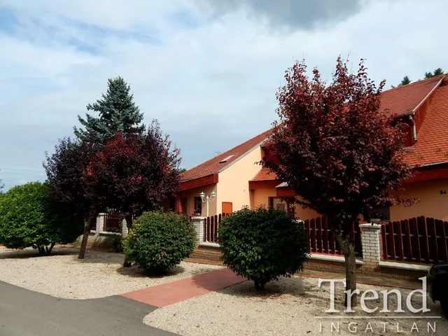 Eladó üdülő és hétvégi ház Dunaújváros 498 nm