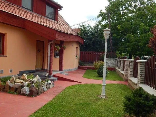 Eladó üdülő és hétvégi ház Dunaújváros 498 nm