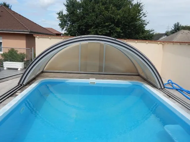 Eladó üdülő és hétvégi ház Dunaújváros 498 nm