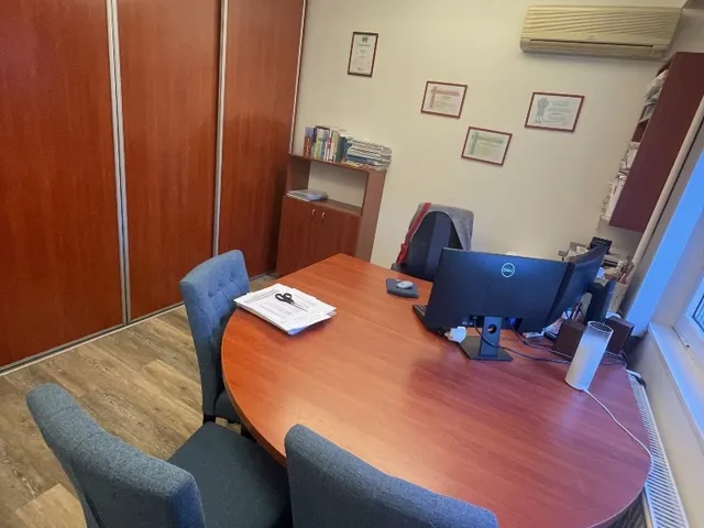 Eladó kereskedelmi és ipari ingatlan Dunaújváros 72 nm