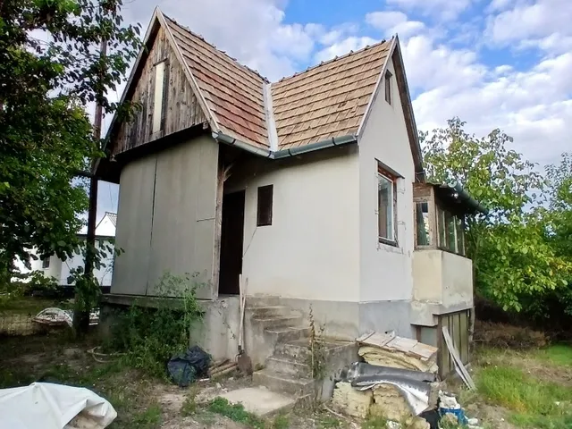 Eladó üdülő és hétvégi ház Kulcs 30 nm