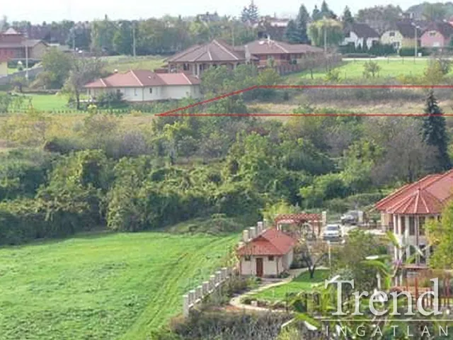 Eladó telek Dunaújváros 4129 nm