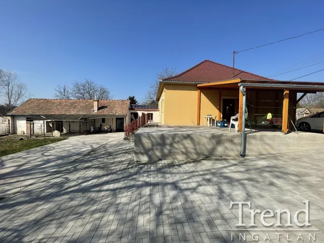 Eladó ház Baracs 90 nm
