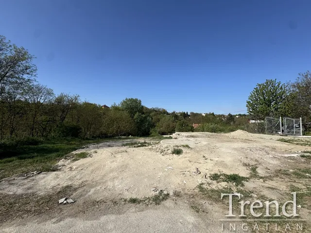 Eladó telek Dunaújváros 15515 nm
