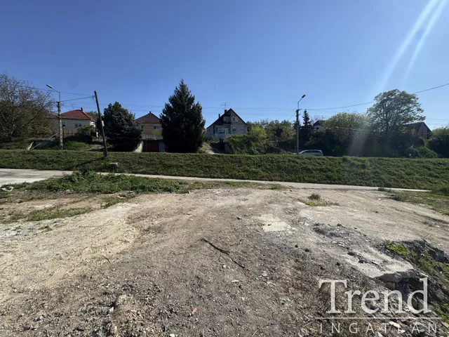 Eladó telek Dunaújváros 15515 nm