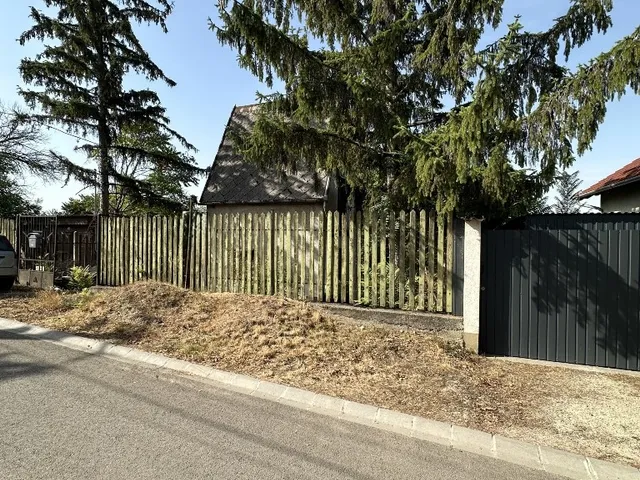 Eladó telek Kulcs 637 nm
