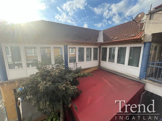 Kiadó kereskedelmi és ipari ingatlan Dunaújváros 150 nm