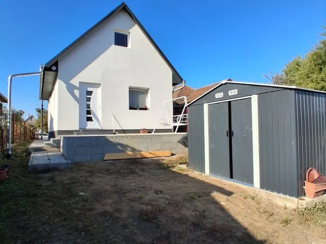 Eladó ház Kulcs 75 nm