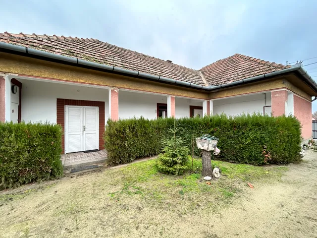 Eladó ház Dabas, Városközpont 61 nm