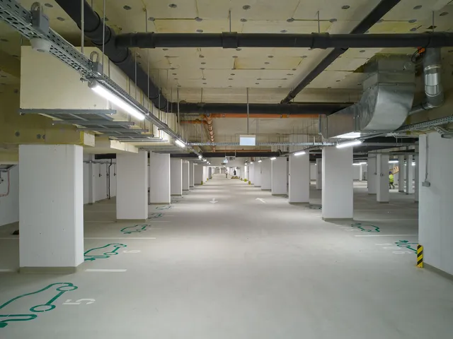 Eladó garázs Budapest XIII. kerület, Vizafogó 14 nm