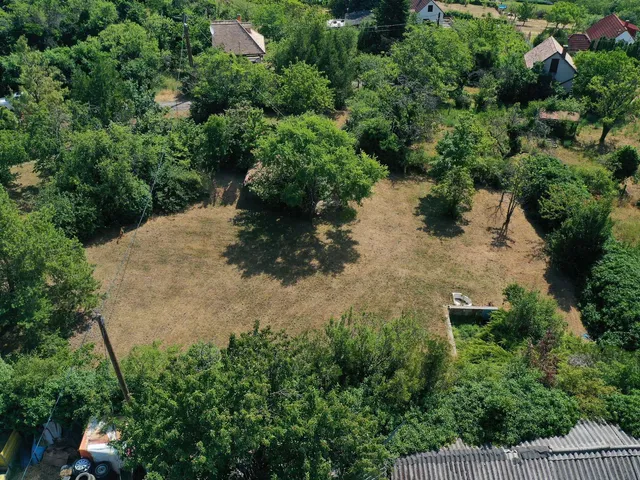 Eladó telek Pécs, Sáska dűlő 1119 nm