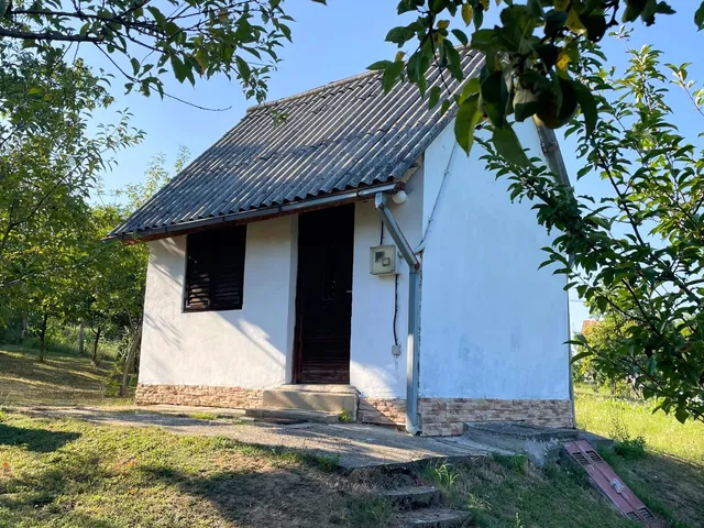 Eladó telek Komló 1511 nm
