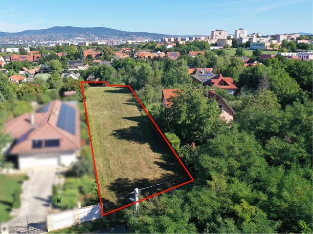 Eladó telek Pécs, Málom 2489 nm