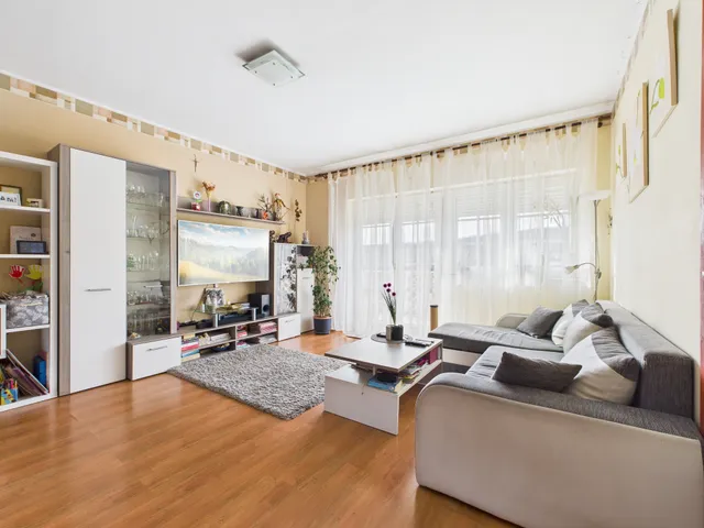 Eladó ház Pécs, Donátus, Veréb Dűlő 4 111 nm