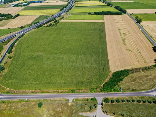 Eladó kereskedelmi és ipari ingatlan Pécsudvard, 5716 4265 nm