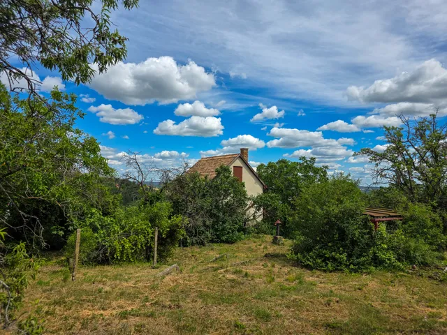 Eladó telek Pécs, Rácváros, Sáska dűlő 1069 nm