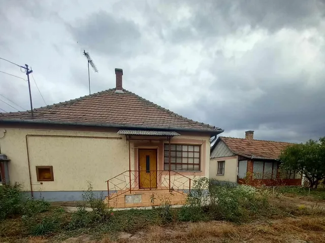 Eladó ház Derecske 90 nm