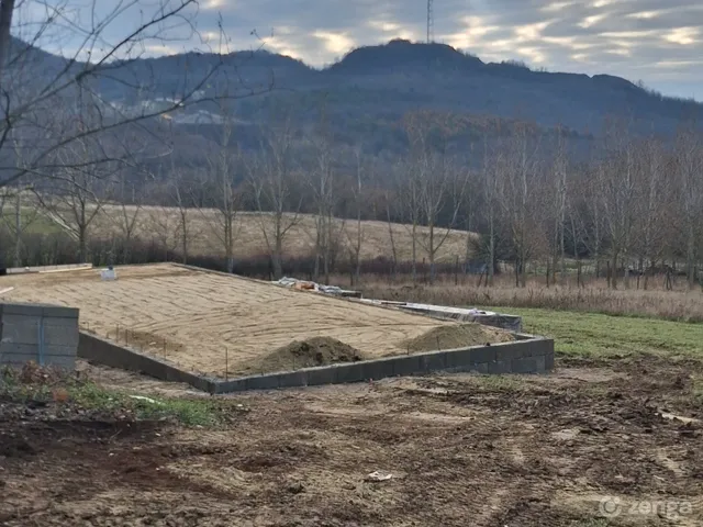 Eladó mezőgazdasági ingatlan Szanda 100 nm