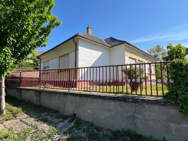 Eladó ház Felsőszentiván 120 nm