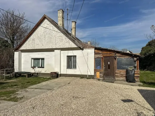 Eladó ház Baja 68 nm