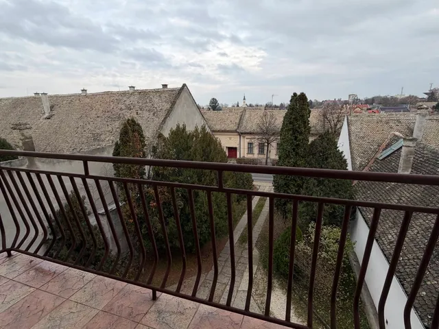 Eladó lakás Baja 79 nm