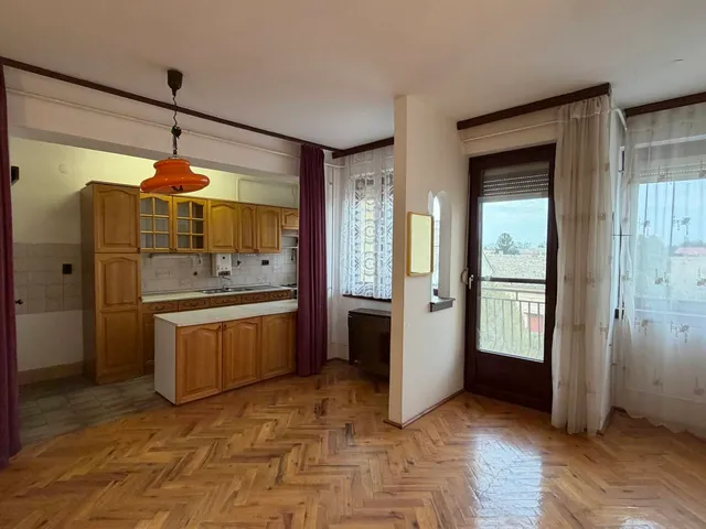 Eladó lakás Baja 79 nm