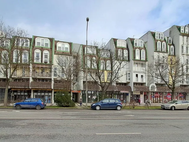 Eladó kereskedelmi és ipari ingatlan Baja 50 nm