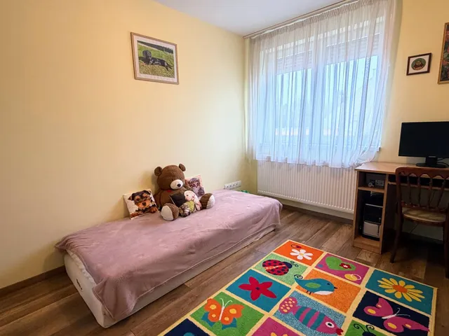 Eladó lakás Baja 80 nm