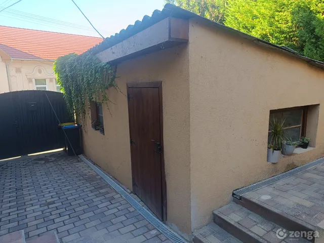 Eladó lakás Szekszárd 136 nm