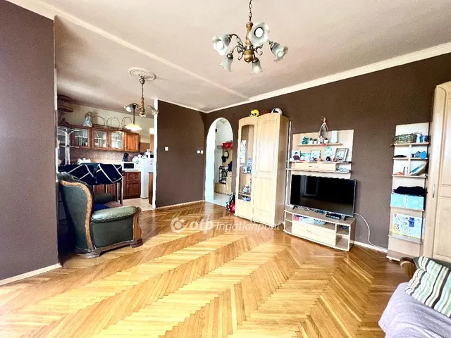 Eladó lakás Győr 72 nm