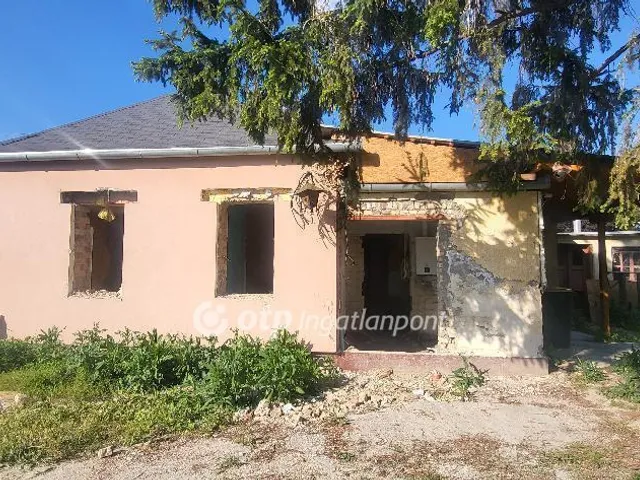 Eladó ház Abda 90 nm