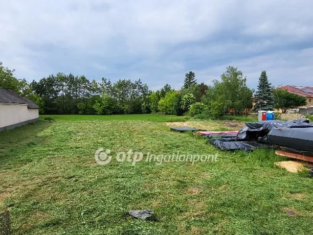 Eladó telek Koroncó 734 nm