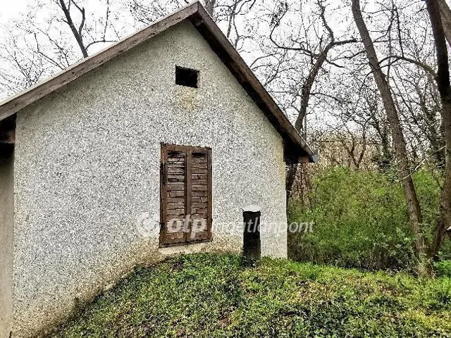 Eladó telek Tápszentmiklós 1304 nm