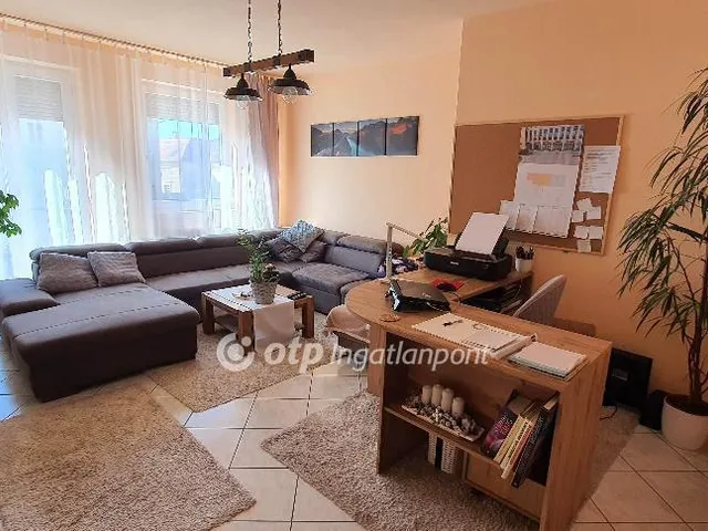 Eladó lakás Pápa 130 nm