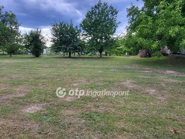 Eladó telek Pér 819 nm