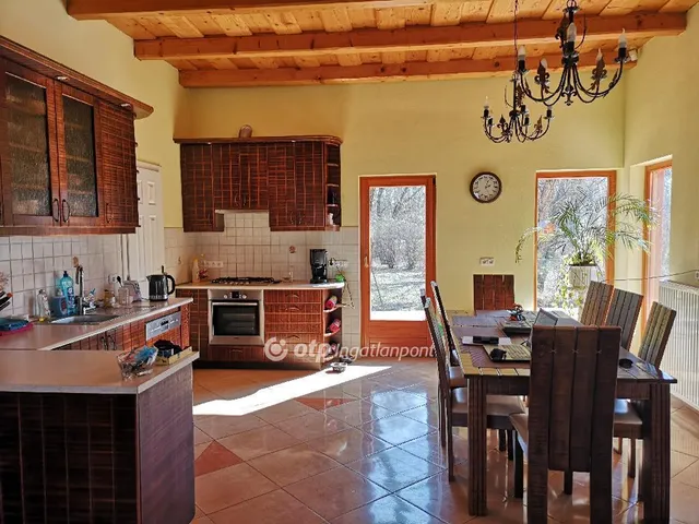 Eladó üdülő és hétvégi ház Takácsi 350 nm