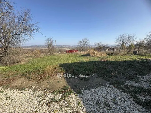 Eladó telek Tata 884 nm