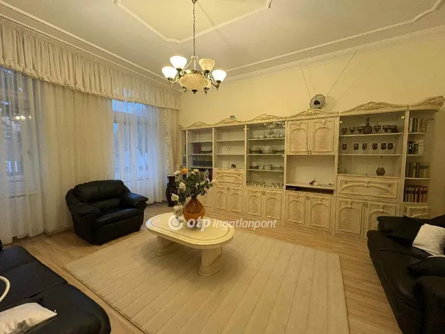 Eladó lakás Pápa, Belváros 60 nm