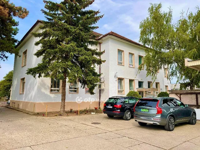 Eladó kereskedelmi és ipari ingatlan Mosonmagyaróvár 730 nm