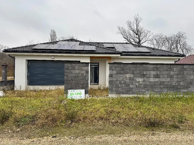Eladó ház Máriakálnok 209 nm