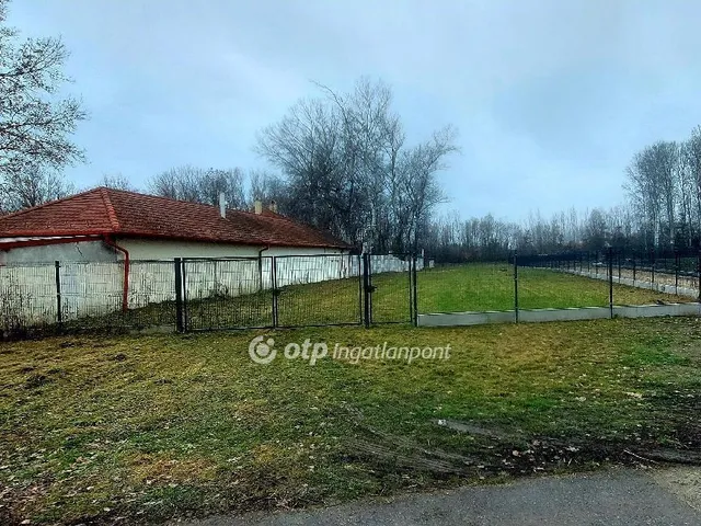 Eladó telek Győrzámoly 2380 nm