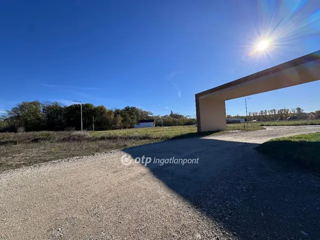 Eladó telek Máriakálnok 1168 nm