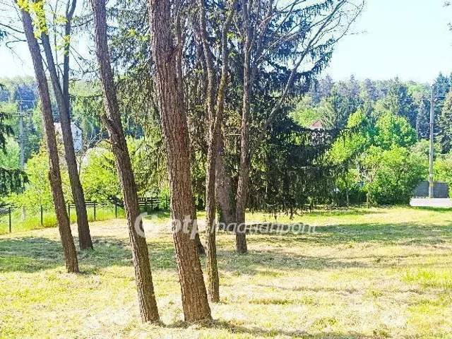 Eladó telek Győrújbarát 2472 nm