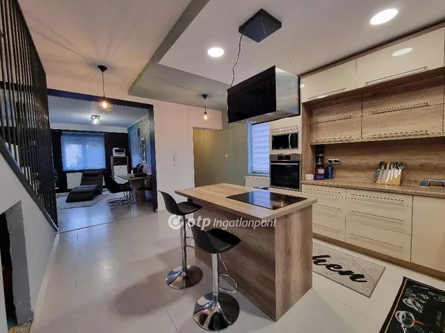 Eladó ház Nyárád 160 nm